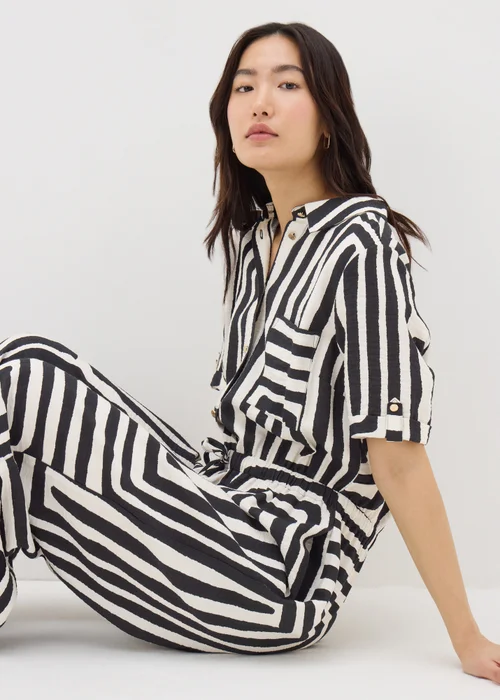 Et Vous Monochrome Geo Jumpsuit - 8 Image 3
