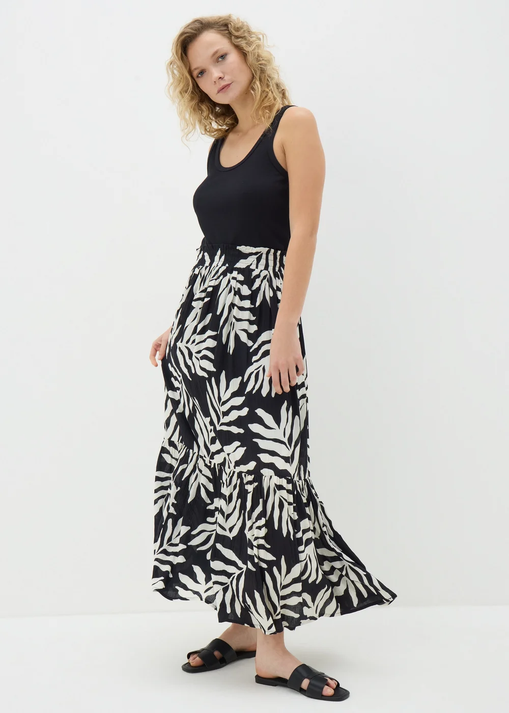 Black Monochrome Leaf Cheesecloth Maxi Skirt - 8 Image 2