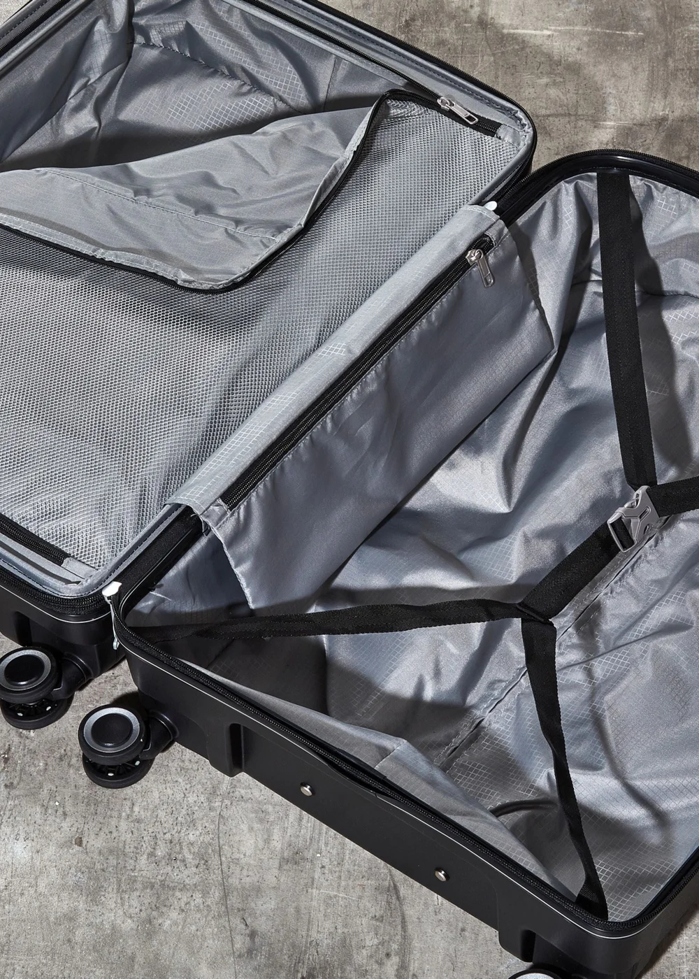 Rock Sunwave Suitcase Black - Cabin Image 4