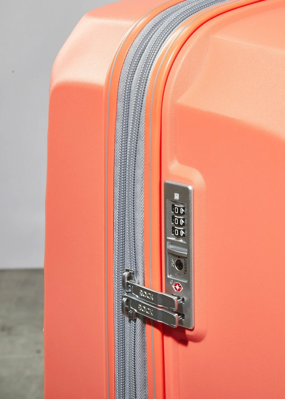 Rock Sunwave Suitcase Peach - Cabin Image 5