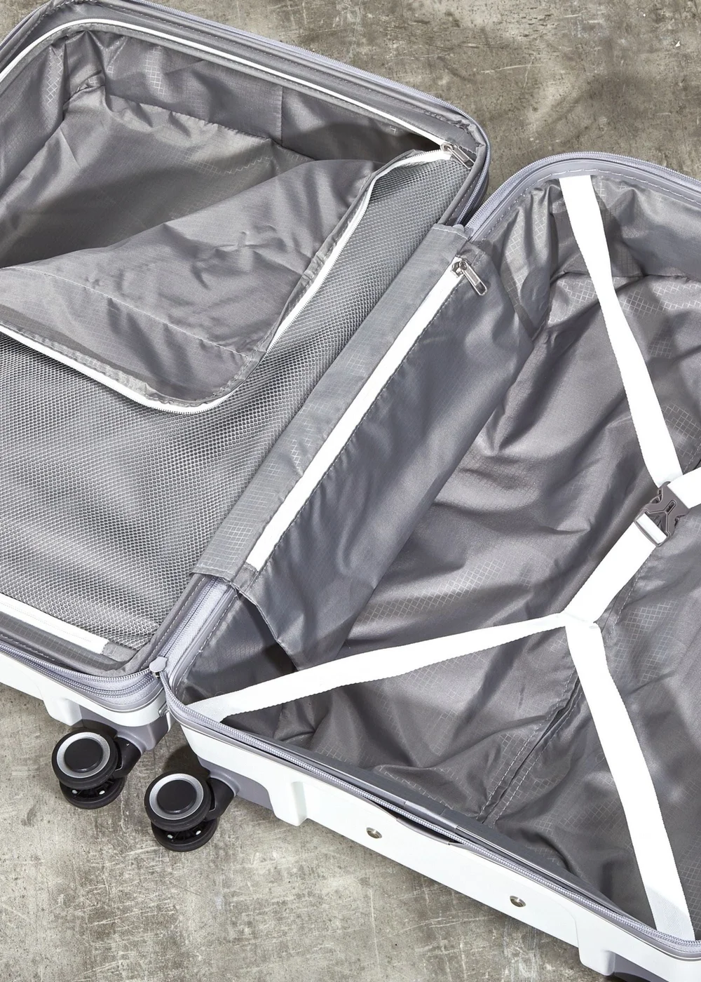 Rock Sunwave Suitcase White - Cabin Image 4