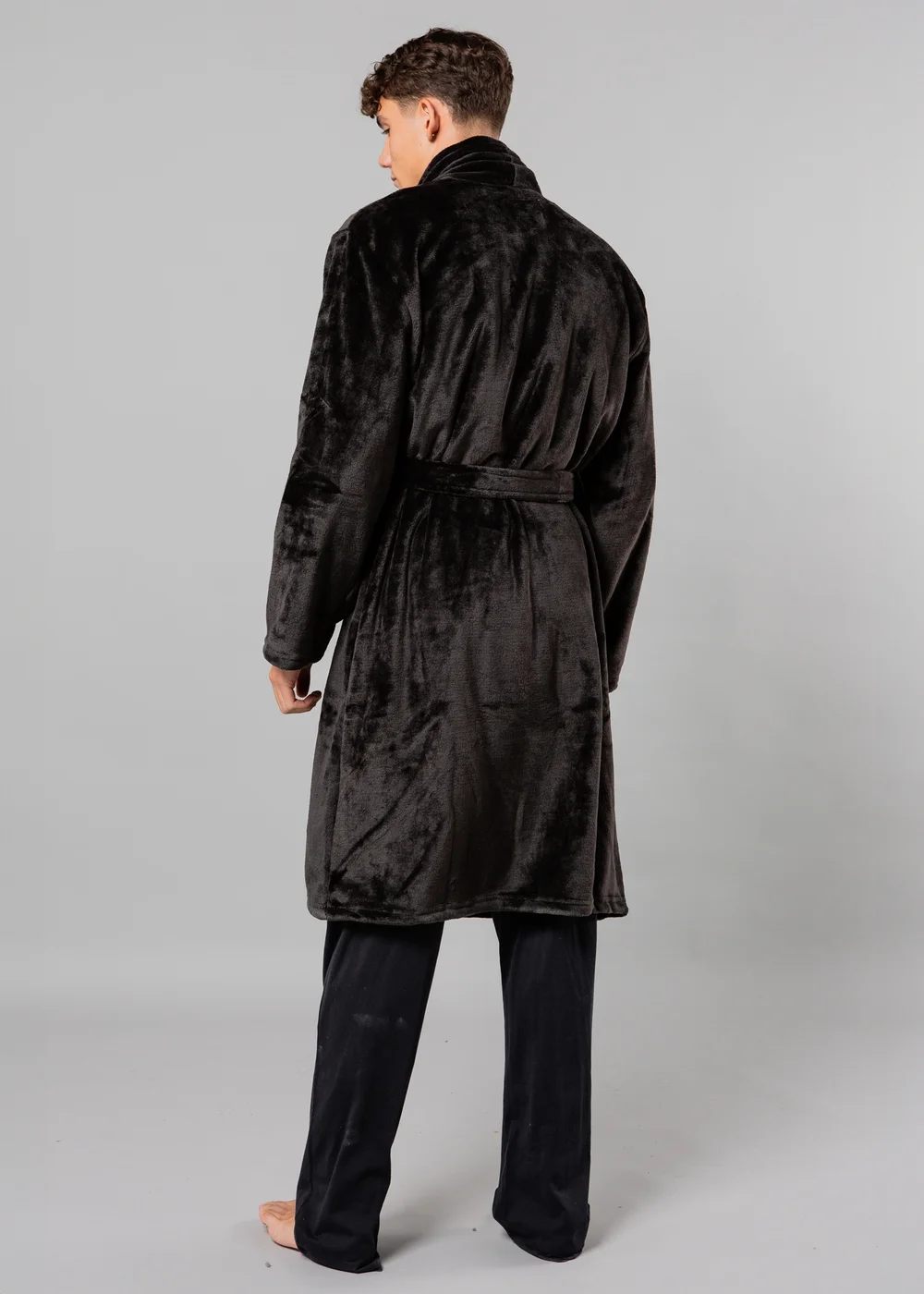 Tokyo Laundry Black Plush Shawl Collar Dressing Gown - Large Image 2