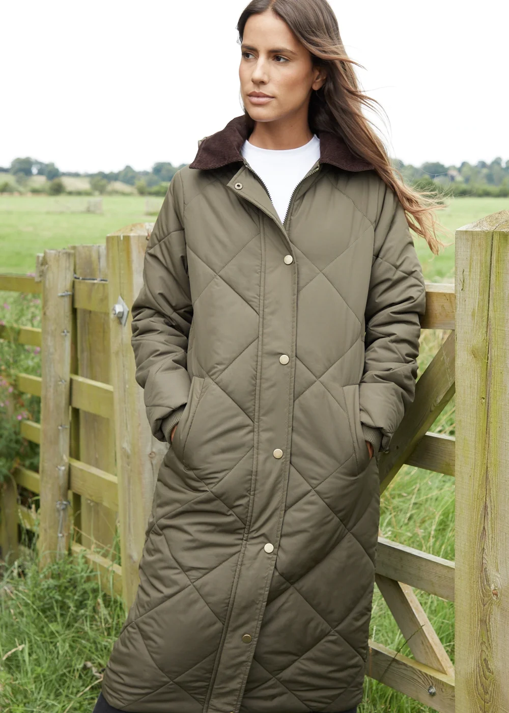 Threadbare Khaki Fir Diamond Quilted Longline Barn Jacket with Removable Hood - 8 Image 3