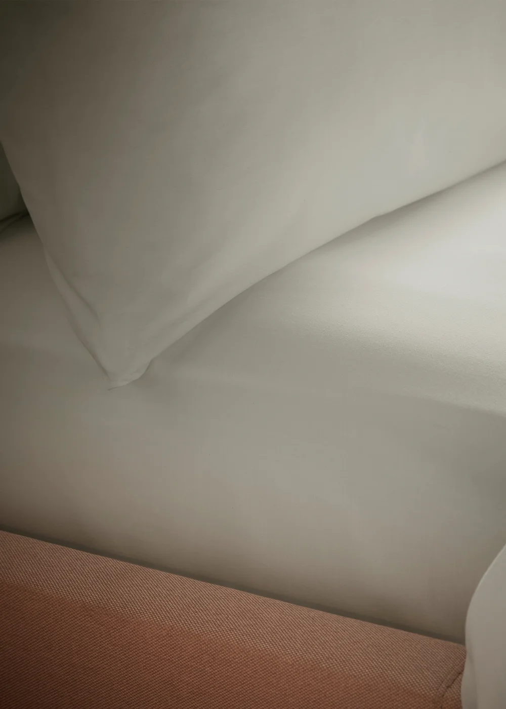 Bianca Fine Linens Natural Temperature Controlling Tencel Lyocell Fitted Sheet - Single Image 1