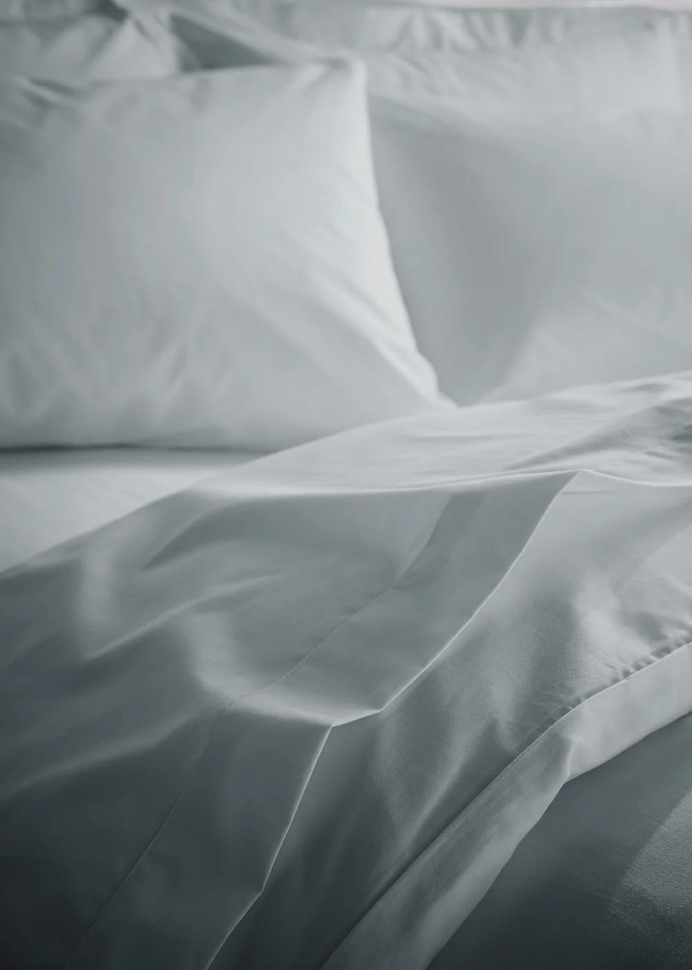 Bianca Fine Linens Silver Temperature Controlling Tencel Lyocell Duvet Cover Set - Single Image 3