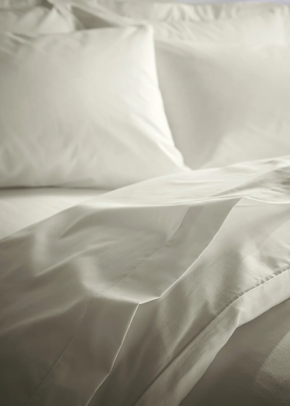 Bianca Fine Linens Natural Temperature Controlling Tencel Lyocell Duvet Cover Set - Single Image 3