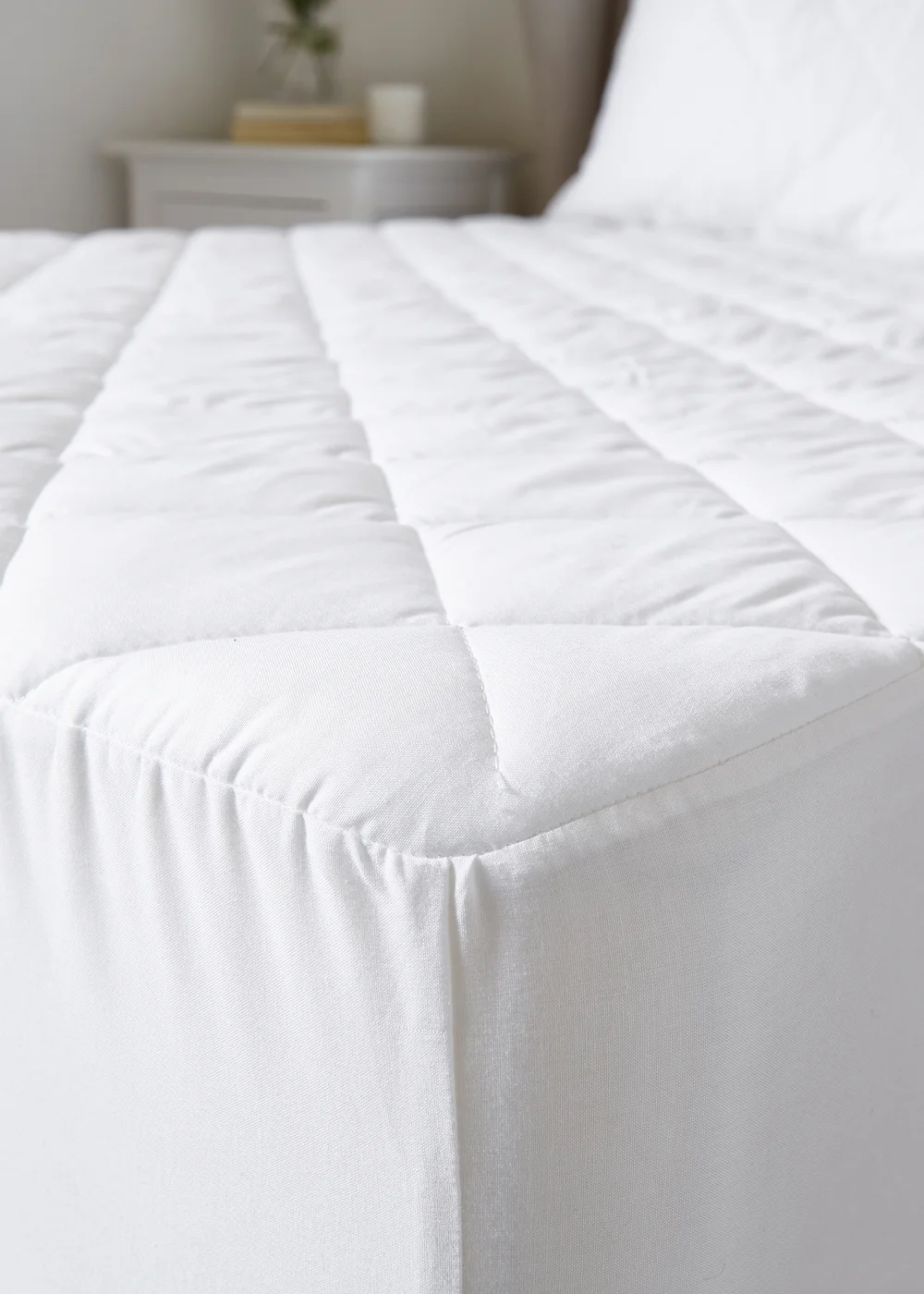 Bianca Fine Linens White Temperature Controlling Tencel Lyocell Mattress Protector - Single Image 1