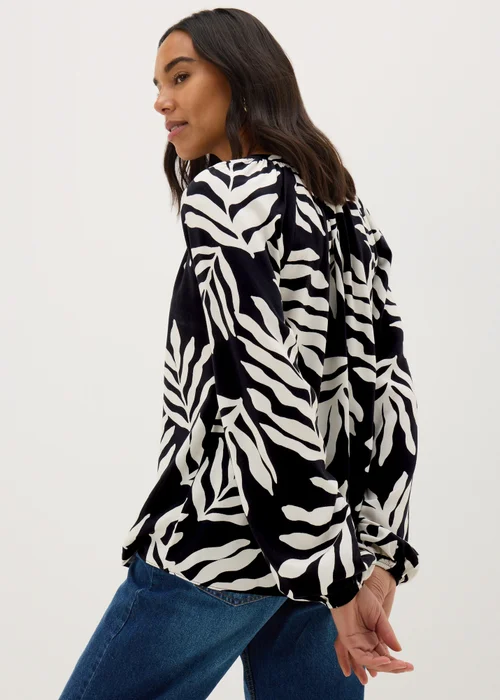 Black Monochrome Leaf V-Neck Blouse - 8 Image 3