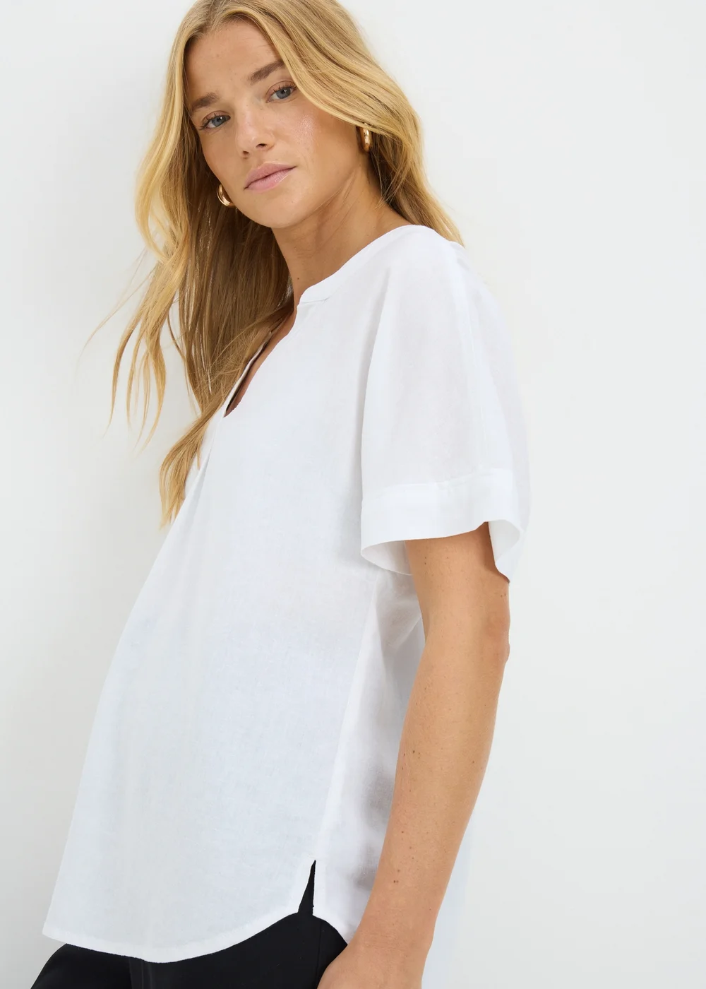 White Linen Blend V-Neck Top - 8 Image 2