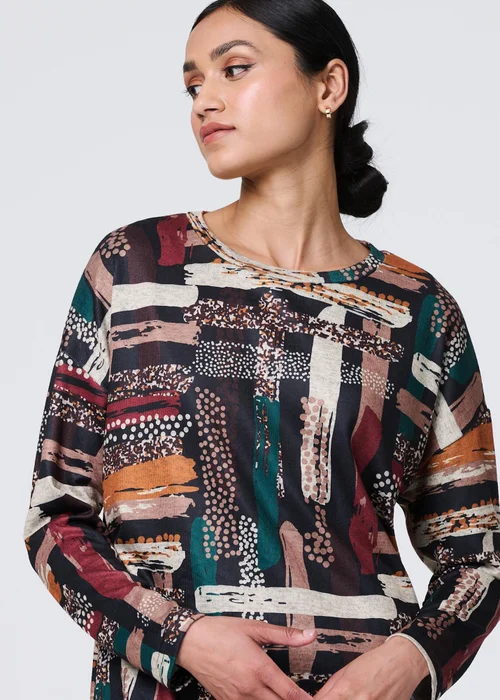 Izabel London Brown Brushstroke Print Curved Hem Top - 8 Image 3
