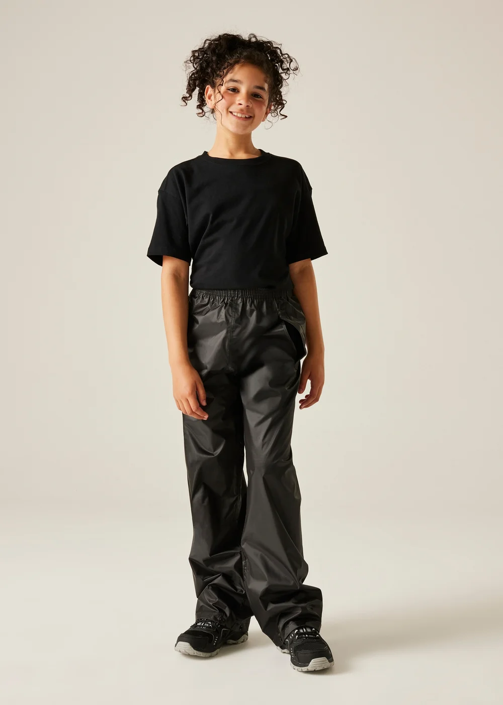 Regatta Black Kids Stormbreak Waterproof Hydrofort Overtrousers (3-16 Years) - 7-8 Yrs Image 1