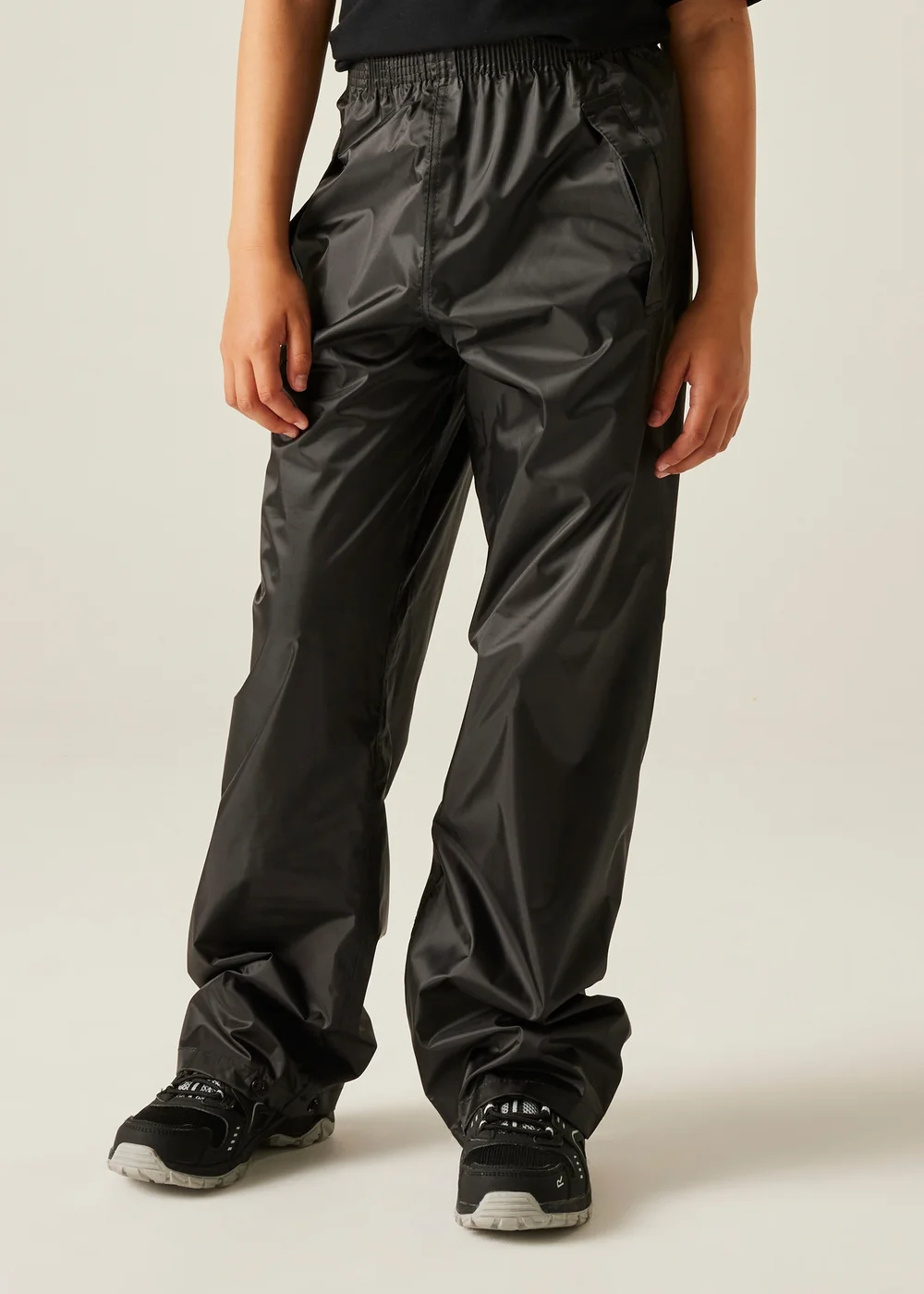 Regatta Black Kids Stormbreak Waterproof Hydrofort Overtrousers (3-16 Years) - 7-8 Yrs Image 2