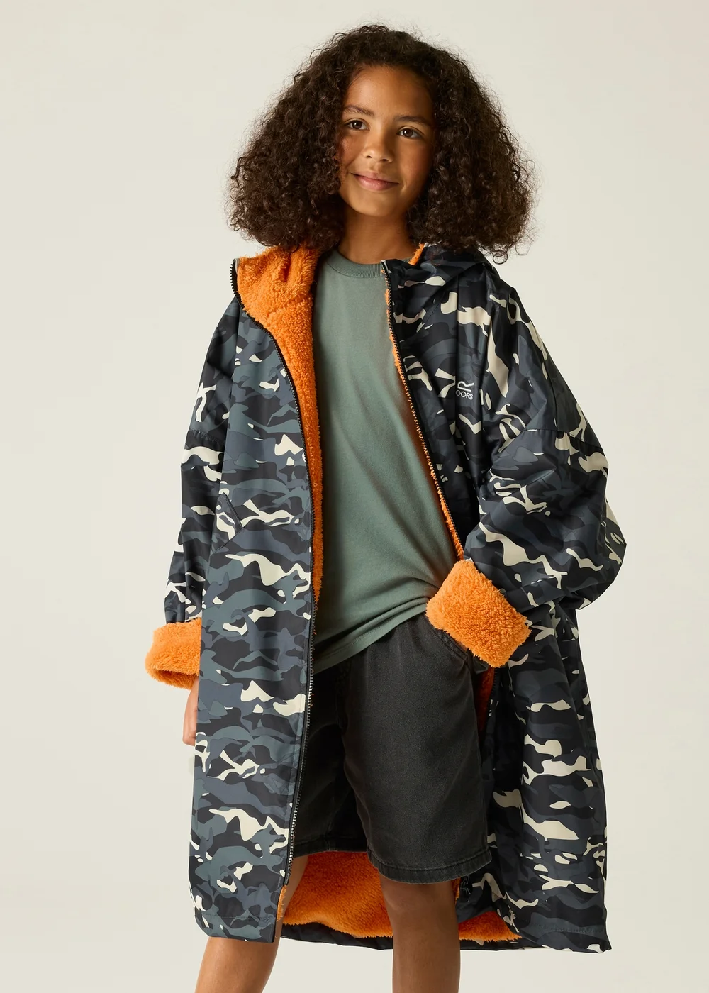 Regatta Black Camo Persimmon Junior Waterproof Robe with Hydrafort Technology (3-13 Years) - 9-13 Yrs Image 1
