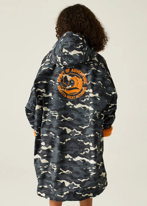 Regatta Black Camo Persimmon Junior Waterproof Robe with Hydrafort Technology (3-13 Years) - 9-13 Yrs Image 2