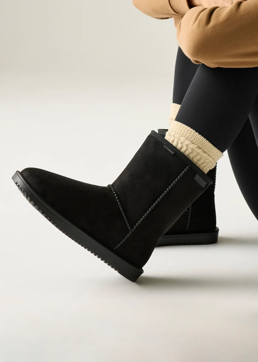 Regatta Black Risley Mid Waterproof Lifestyle boots - 7 Image 4