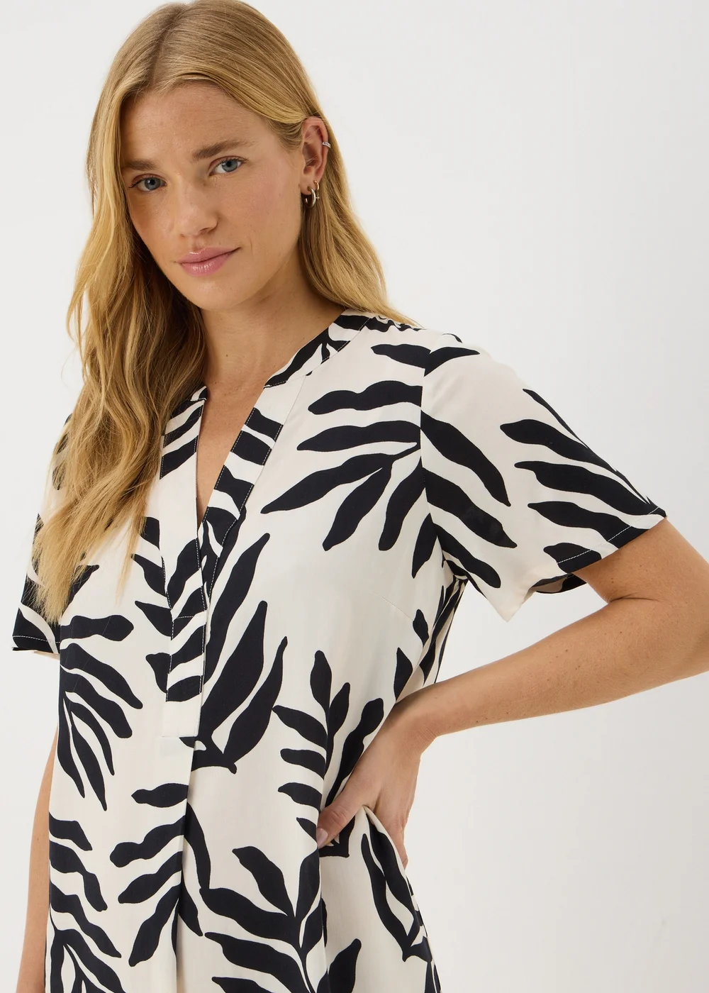 White Leaf Popover Tunic - 8 Image 3