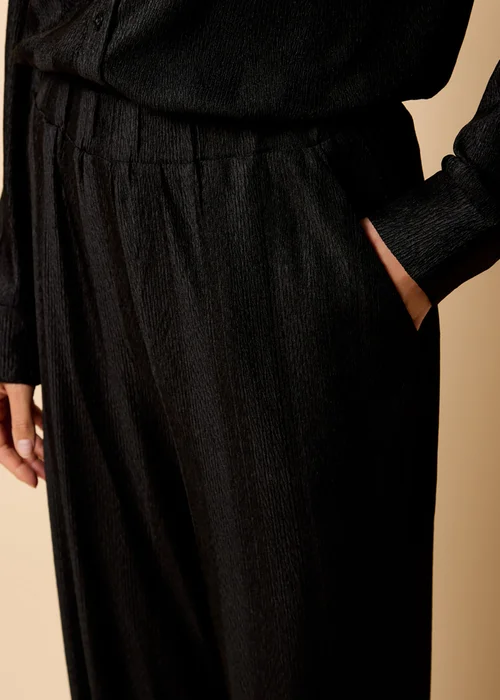 Little Mistress Black Co Ord Plisse Trousers by Vicky Pattison - 8 Image 5