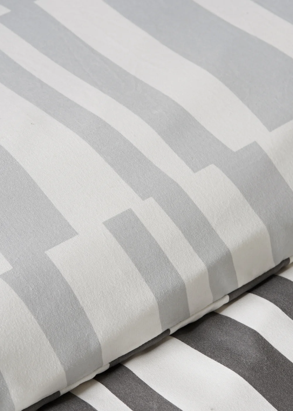 Grey Linear Geometric Duvet Set - Single Image 3