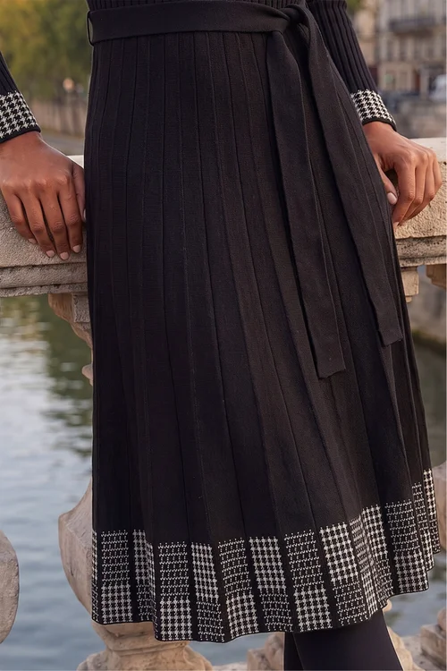 Roman Black Ribbed Stretch Knit Border Print Dress - 10 Image 4