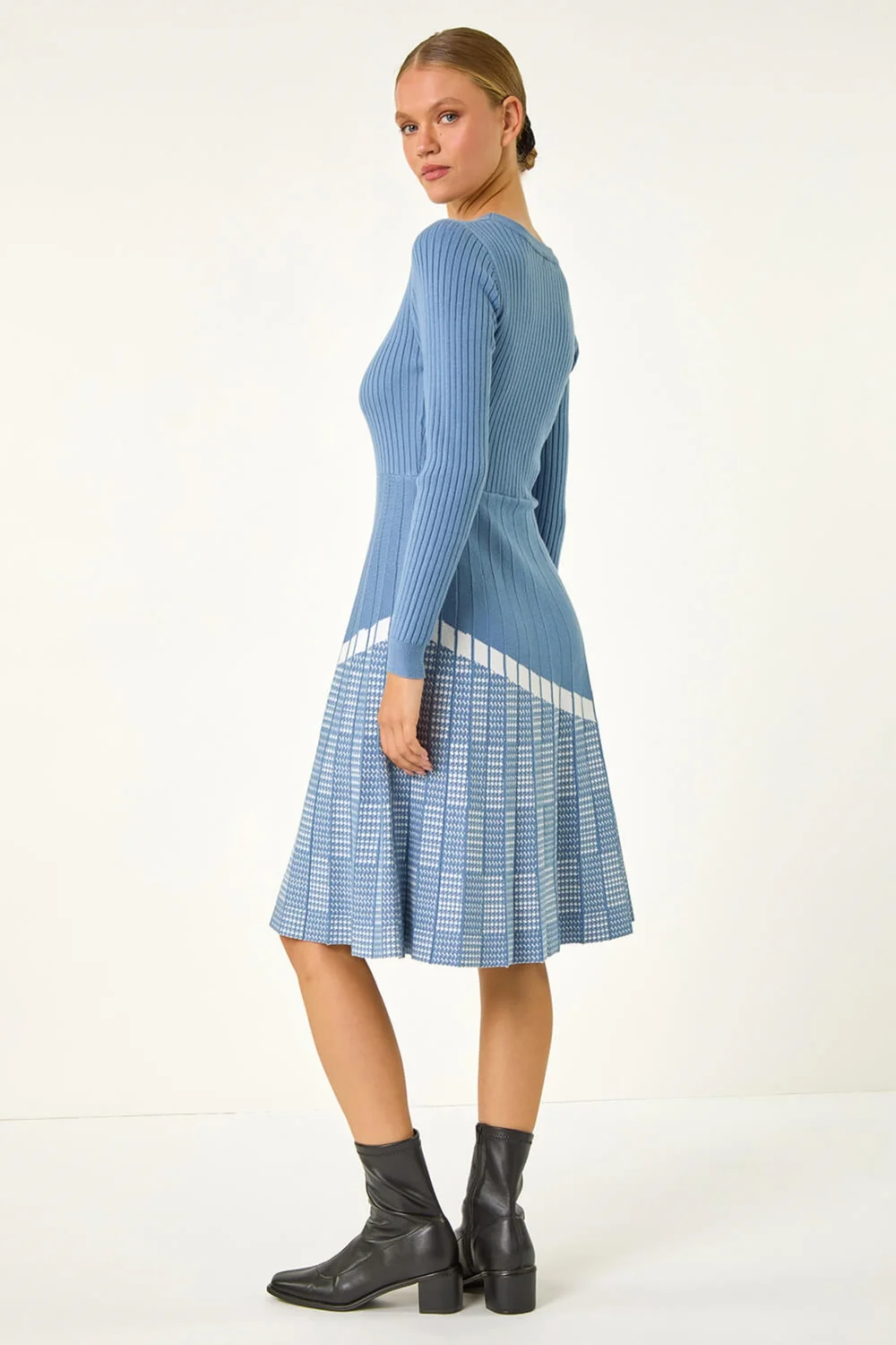 Roman Blue Pleated Border Ribbed Knit Dress - Size 18 Image 3