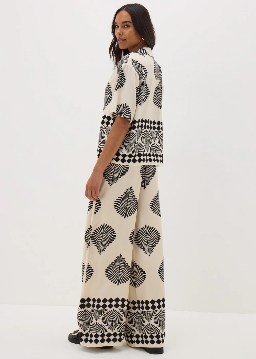 Cream Printed Boarder Wide Leg Trousers - 8/L29 Image 2