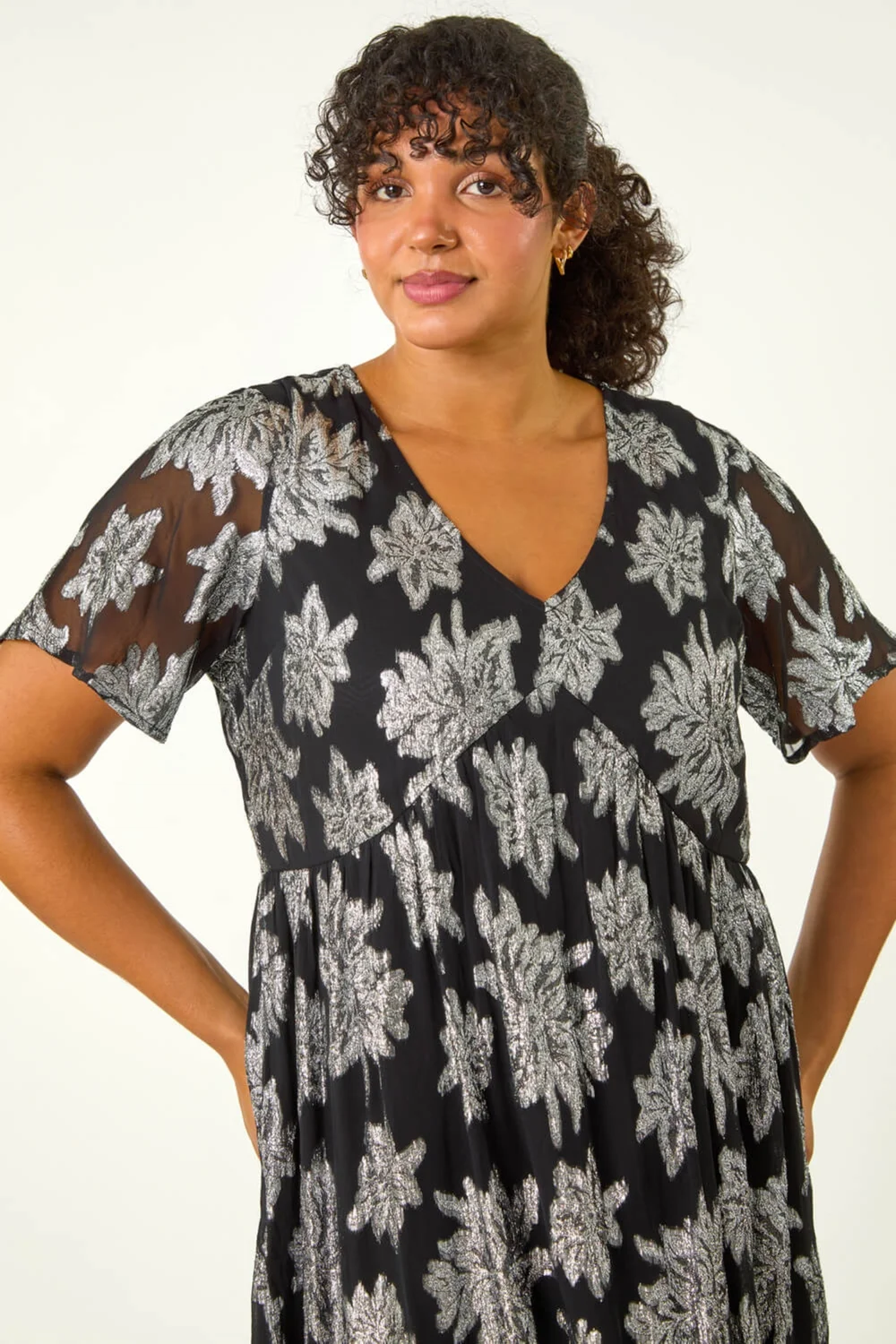 Roman Silver Curve V-Neck Print Tiered Midi Dress - 18 Image 4