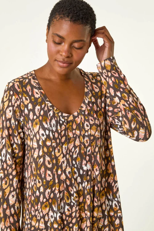 Roman Orange Animal Print V-Neck Stretch Jersey Top - Size 24 Image 2
