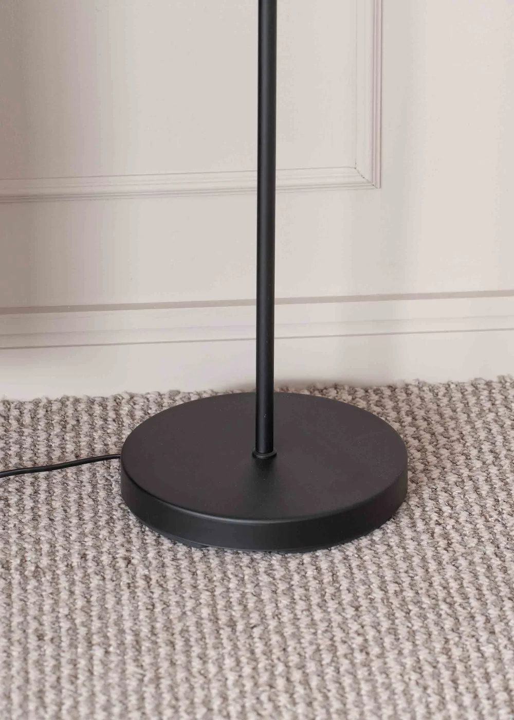 ValueLights Maya Black Floor Lamp with White Shades (158.5cm x 26.5cm x 26.5cm) - One Size Image 5