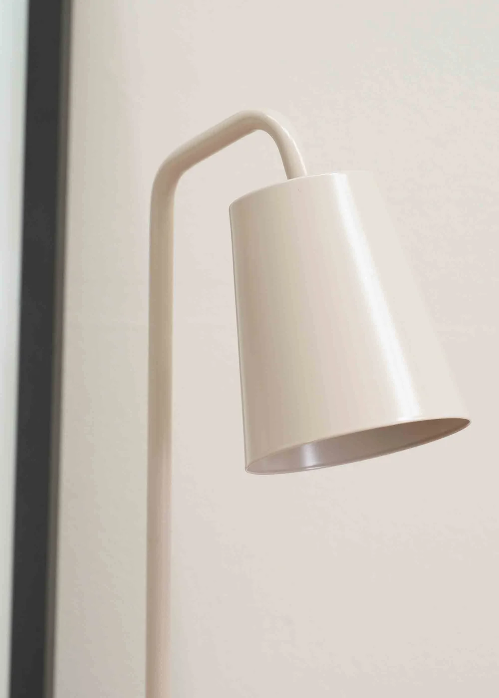 ValueLights Bibi Gloss Natural Table Lamp with Natural Tapered Shade - One Size Image 4