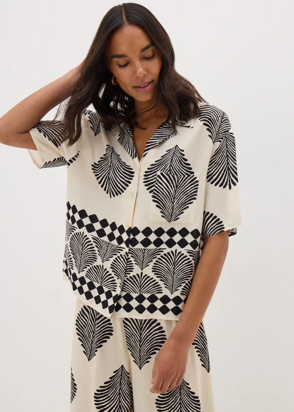 Cream & Black Border Co Ord Shirt - 8 Image 1