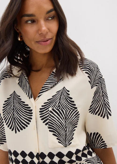 Cream & Black Border Co Ord Shirt - 8 Image 2