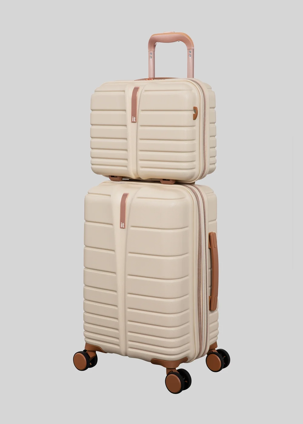 IT Luggage Cream Fascinate Hardshell Suitcase - VANITY Image 4