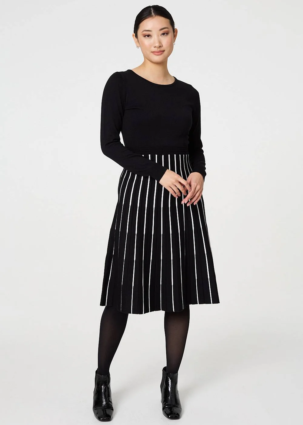 Izabel London Black Striped Pleat Skirt Knitted Midi Dress - 8 Image 4