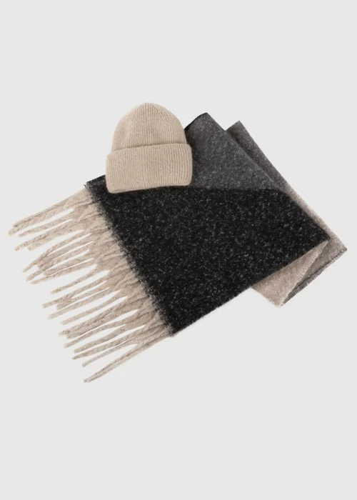Totes Toasties Ladies Chunky Woven Blanket Scarf & Hat Gift Set - One Size Image 1