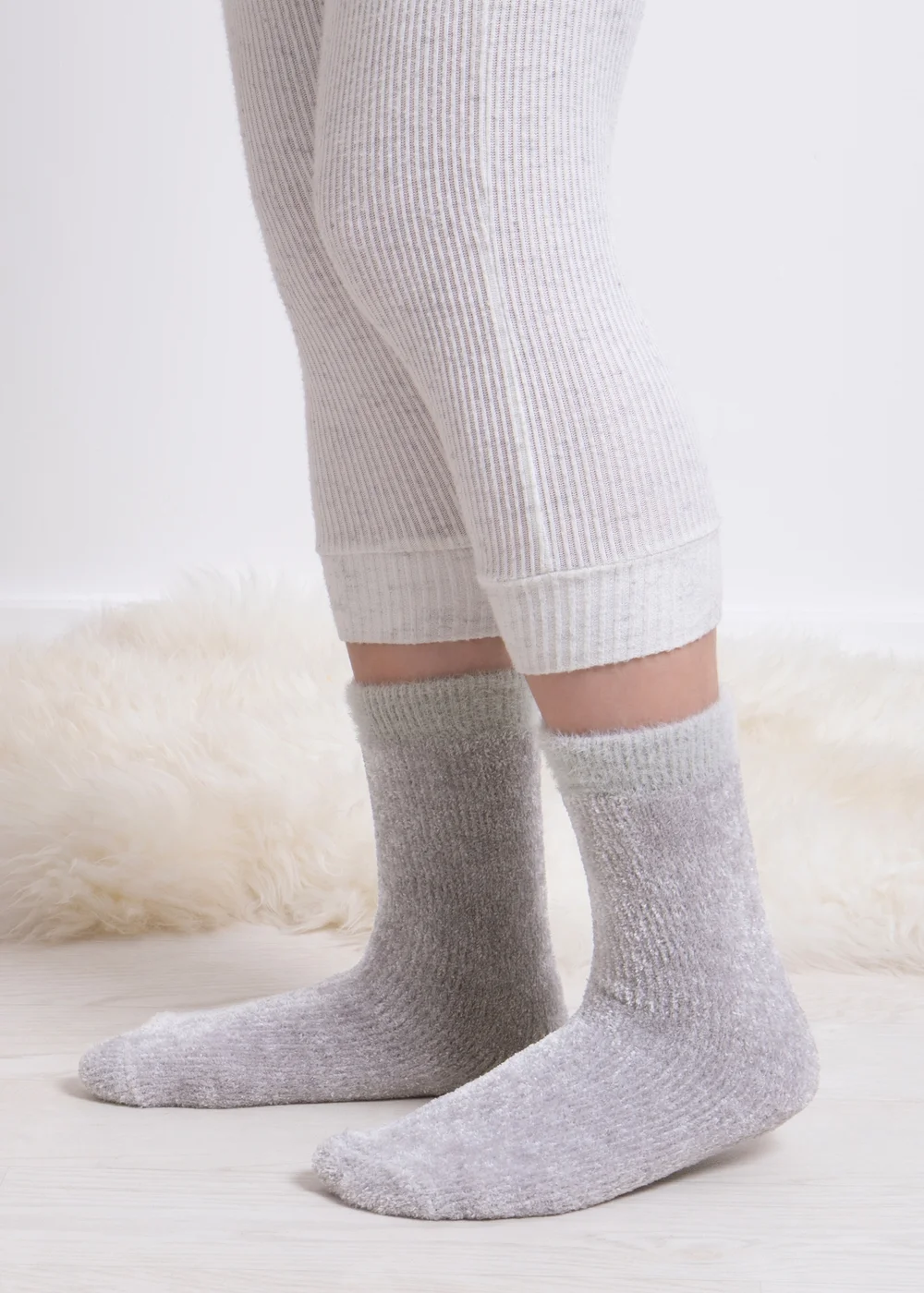 Totes Toasties Green Ladies Chenille Supersoft Bed Socks (Twin Pack) - One Size Image 2