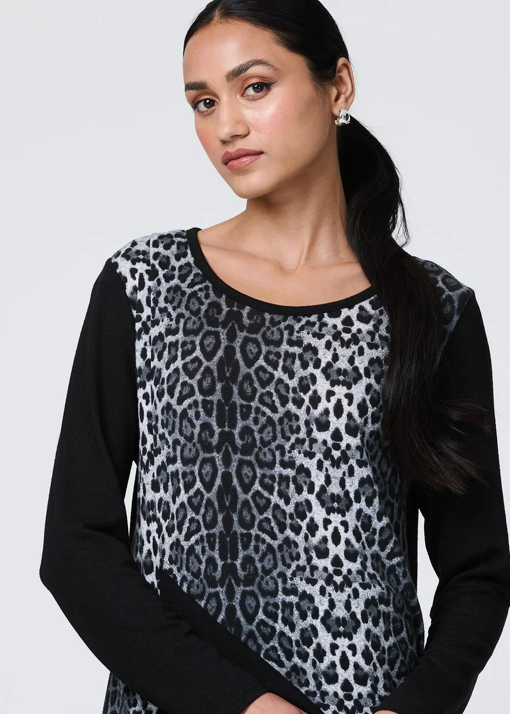 Izabel London Black Animal Print Asymmetric Hem Tunic - 8 Image 3