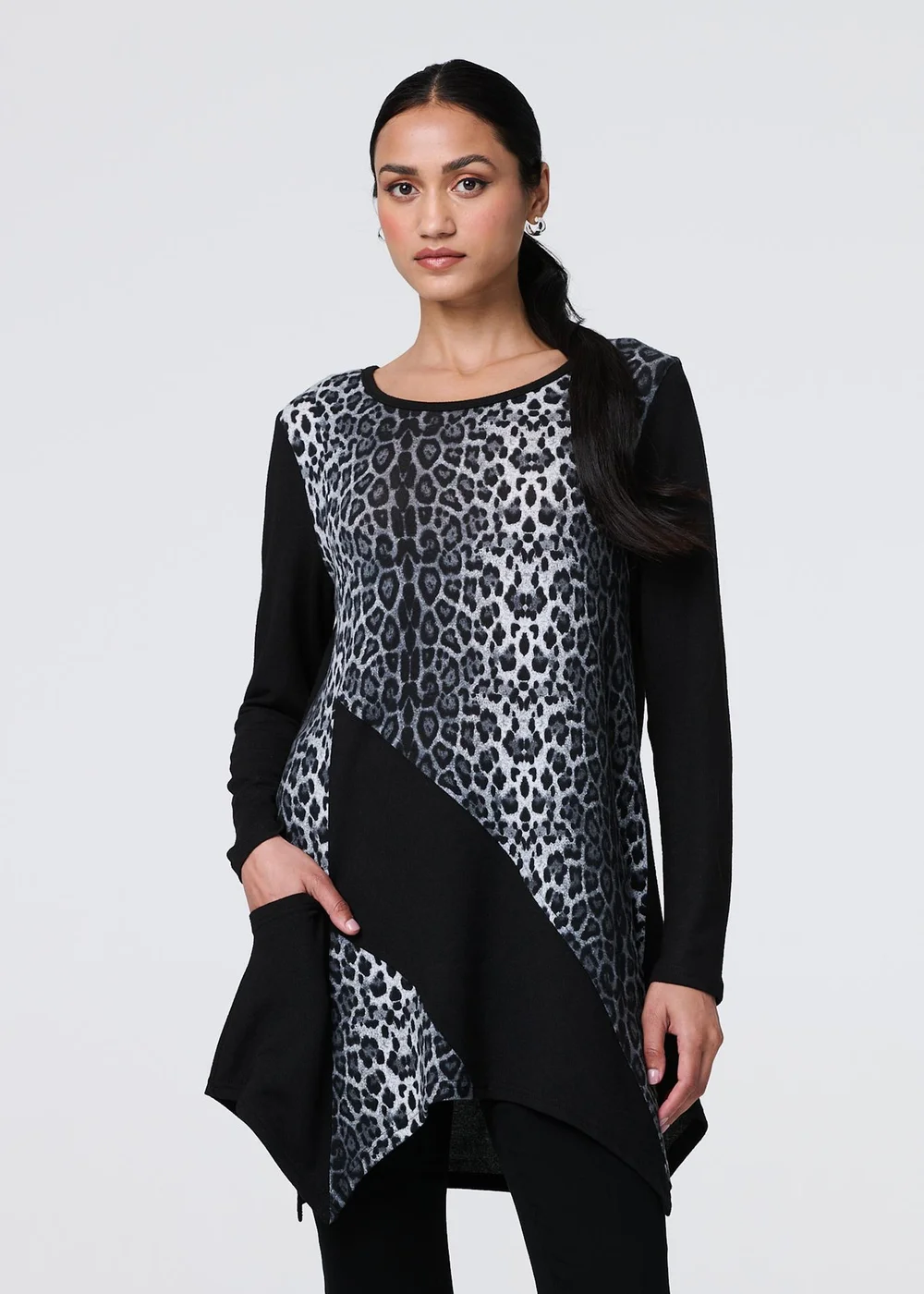 Izabel London Black Animal Print Asymmetric Hem Tunic - 8 Image 4
