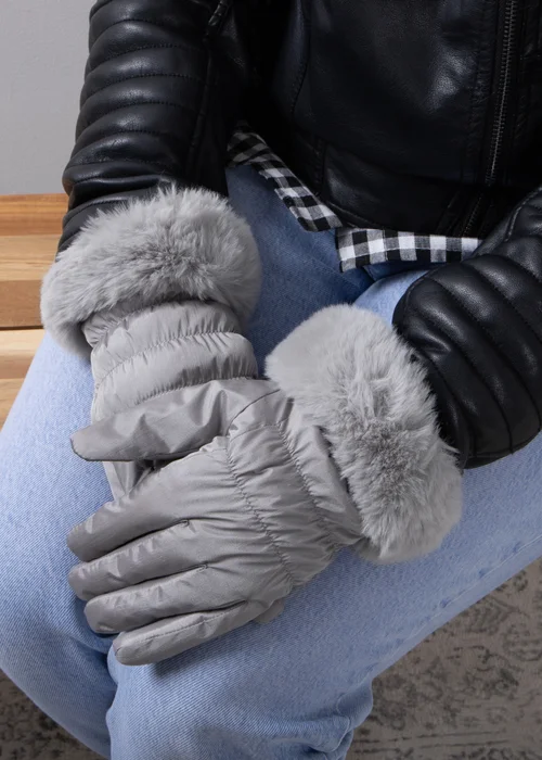 Totes Isotoner Grey Water Repellent Padded Glove - S/M Image 2