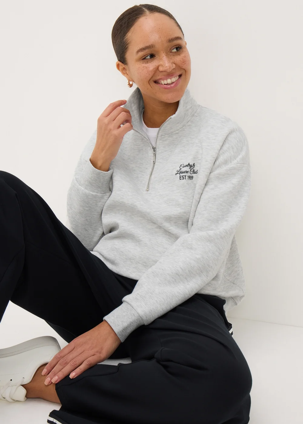 Grey Leisure Club Half Zip Sweatshirt - S Image 1