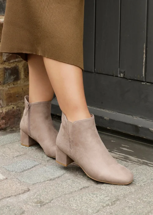 Linzi Manor Mocha Faux Suede Block Heeled Ankle Boot - 3 Image 6