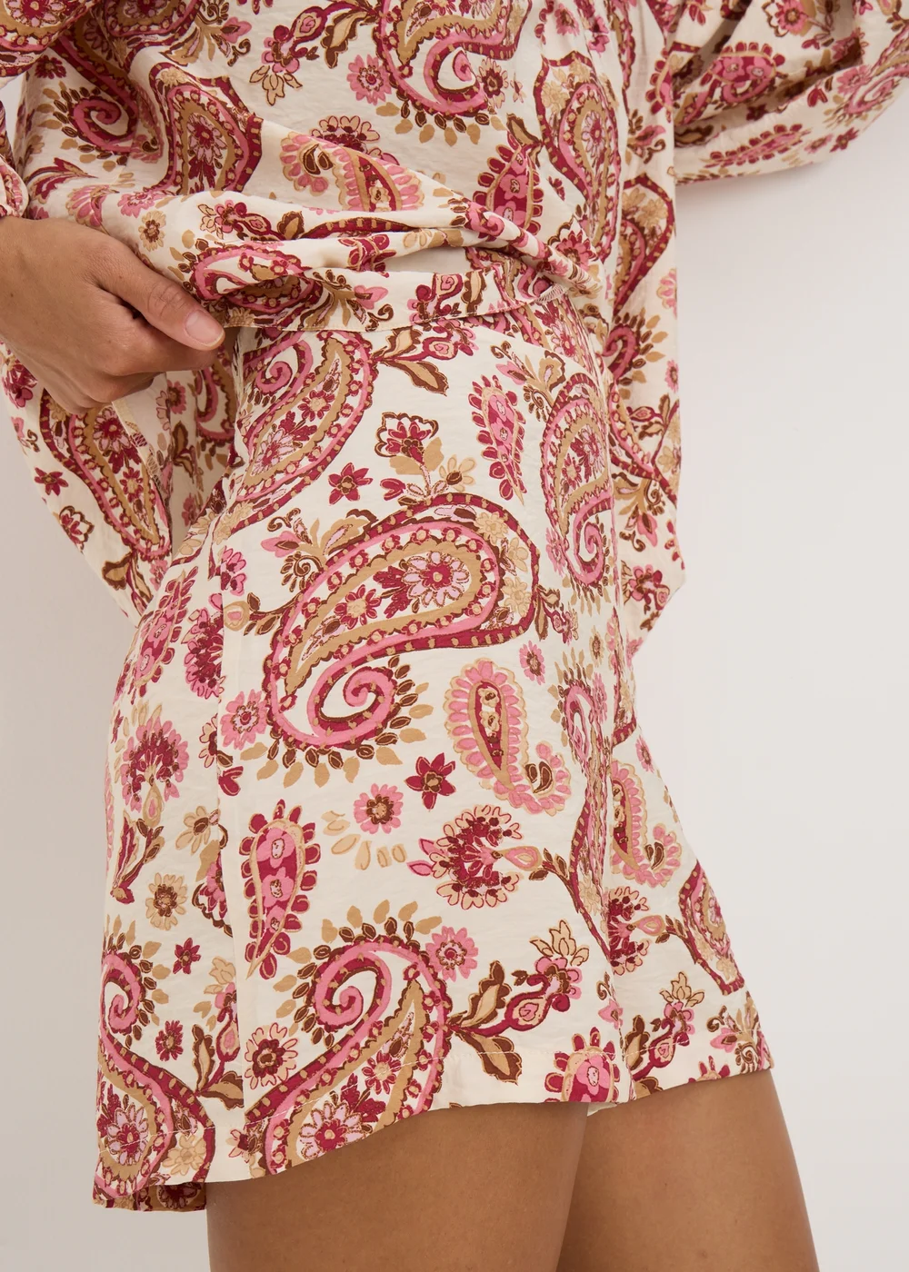 Pink Paisley Print Co Ord Shorts - 8 Image 2