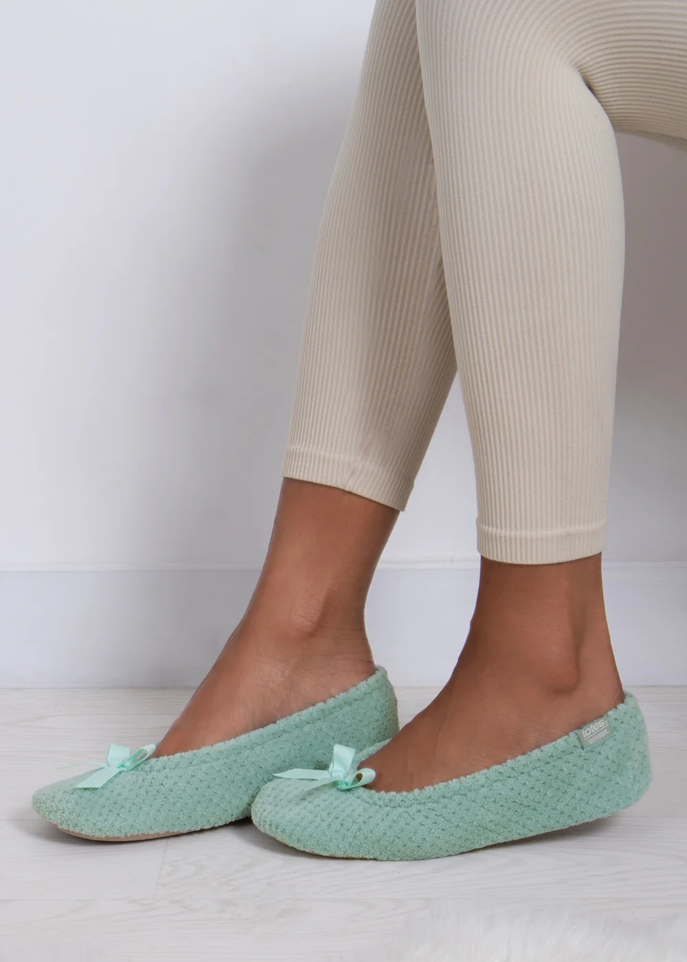 Totes Isotoner Mint Ladies Popcorn Ballet Slippers - 3-4 Image 2