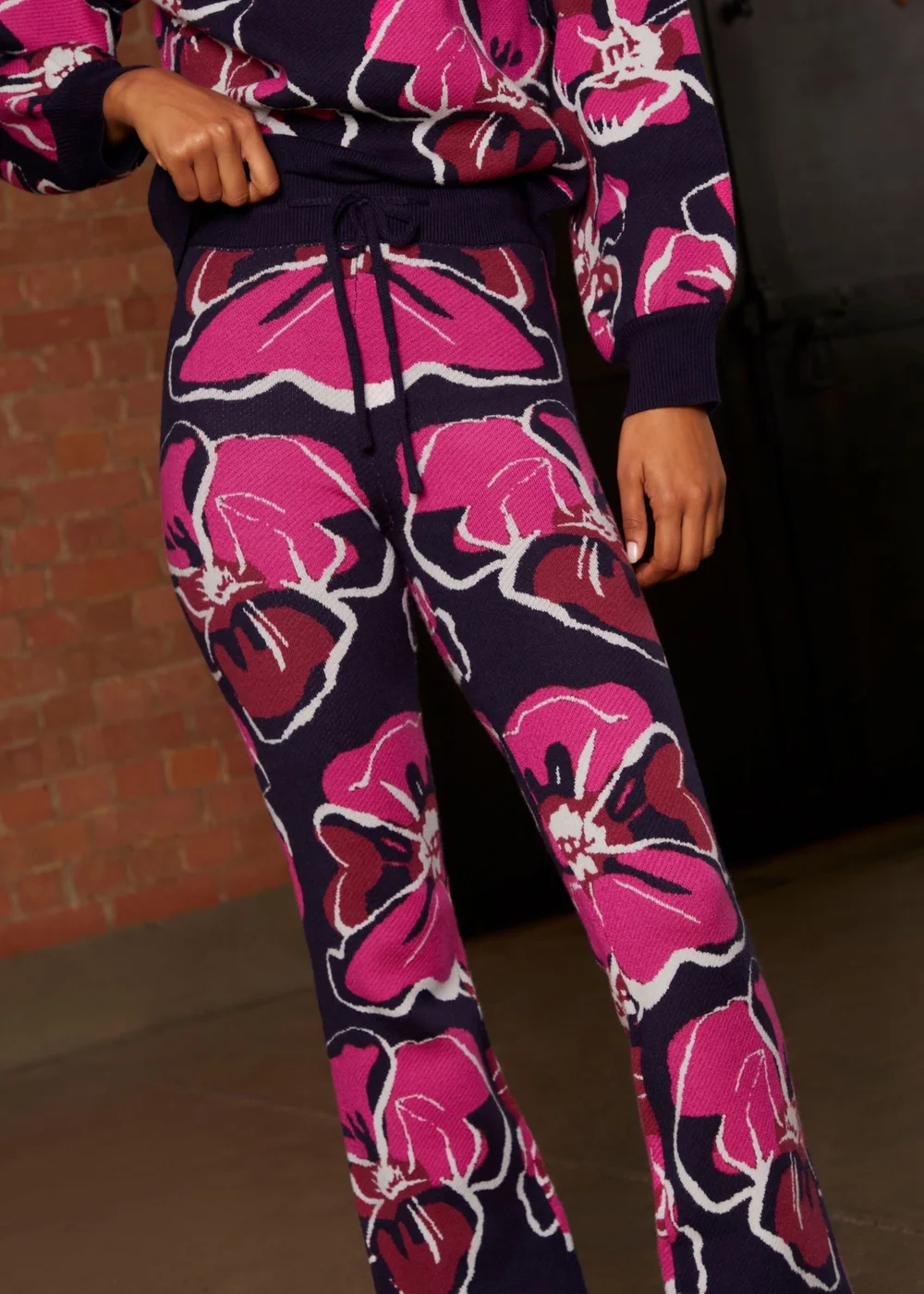Chi Chi London Navy Abstract Floral Wide Leg Trousers - S Image 3