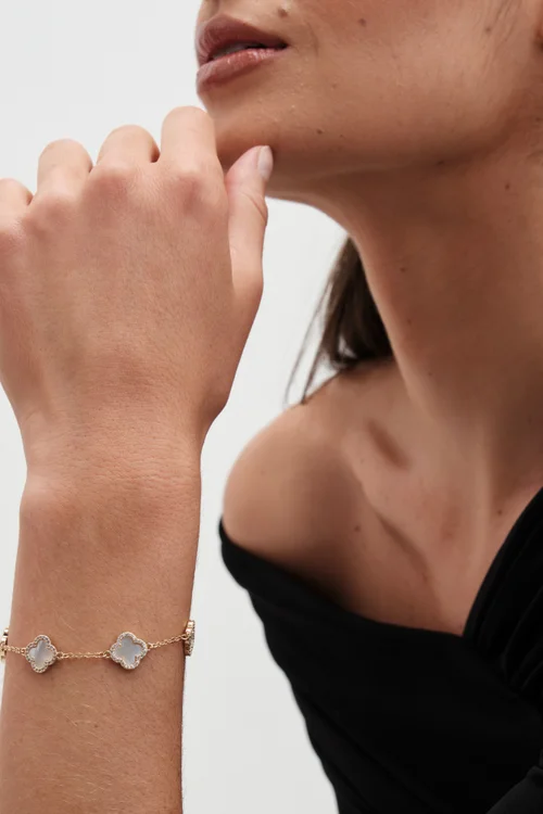 Jon Richard Gold Plated Mother of Pearl Clover Bracelet - One Size Image 1