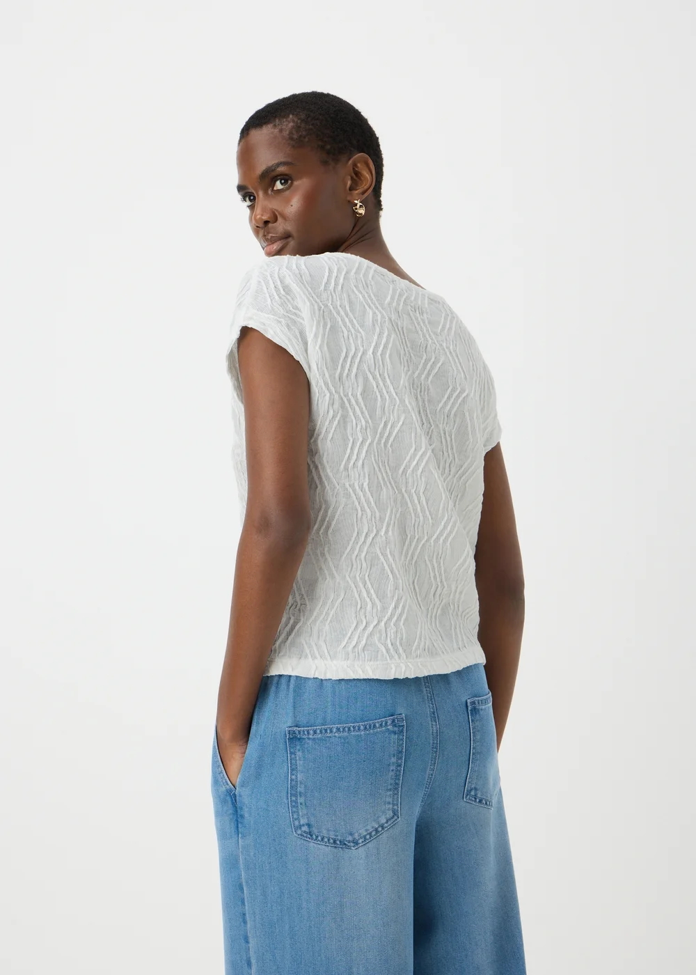 Cream Wavy Textured Crew Neck T-Shirt - 8 Image 2
