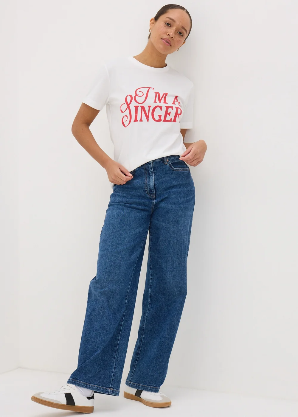 Sabrina Carpenter White I'm A Singer T-Shirt - 8 Image 1