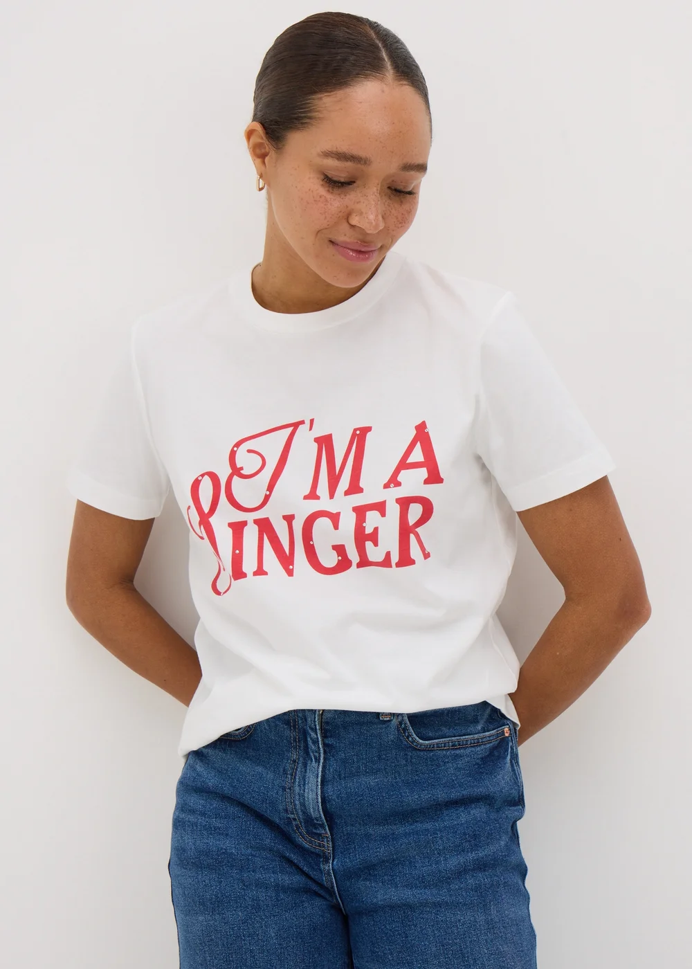 Sabrina Carpenter White I'm A Singer T-Shirt - 8 Image 2