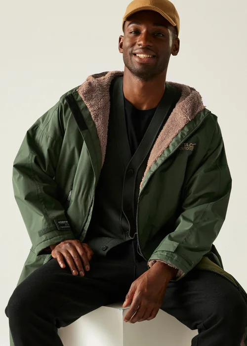 Regatta Dark Khaki Adult Waterproof Robe with Hydrafort Technology - L/XL Image 6