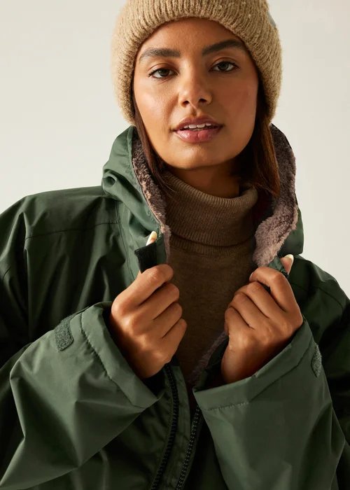 Regatta Dark Khaki Adult Waterproof Robe with Hydrafort Technology - L/XL Image 2