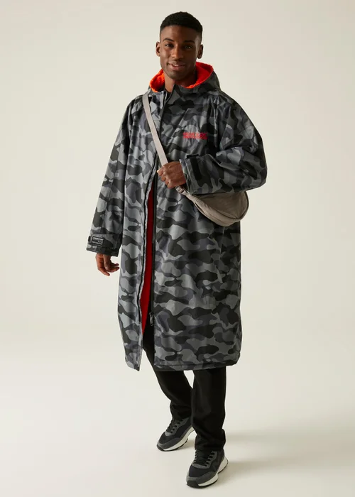 Regatta Grey Adult Waterproof Robe with Hydrafort Technology - S/M Image 1